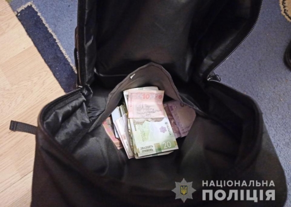 Забрызгал продавщицу газом и сбежал: на Старосенной поймали залётного разбойника