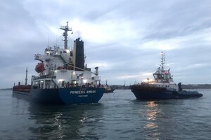 Из портов Одесской области по "зерновому коридору" вышли еще пять кораблей
