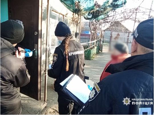 На Одещині «дідусь» відрубав голову 5-річній дівчинці